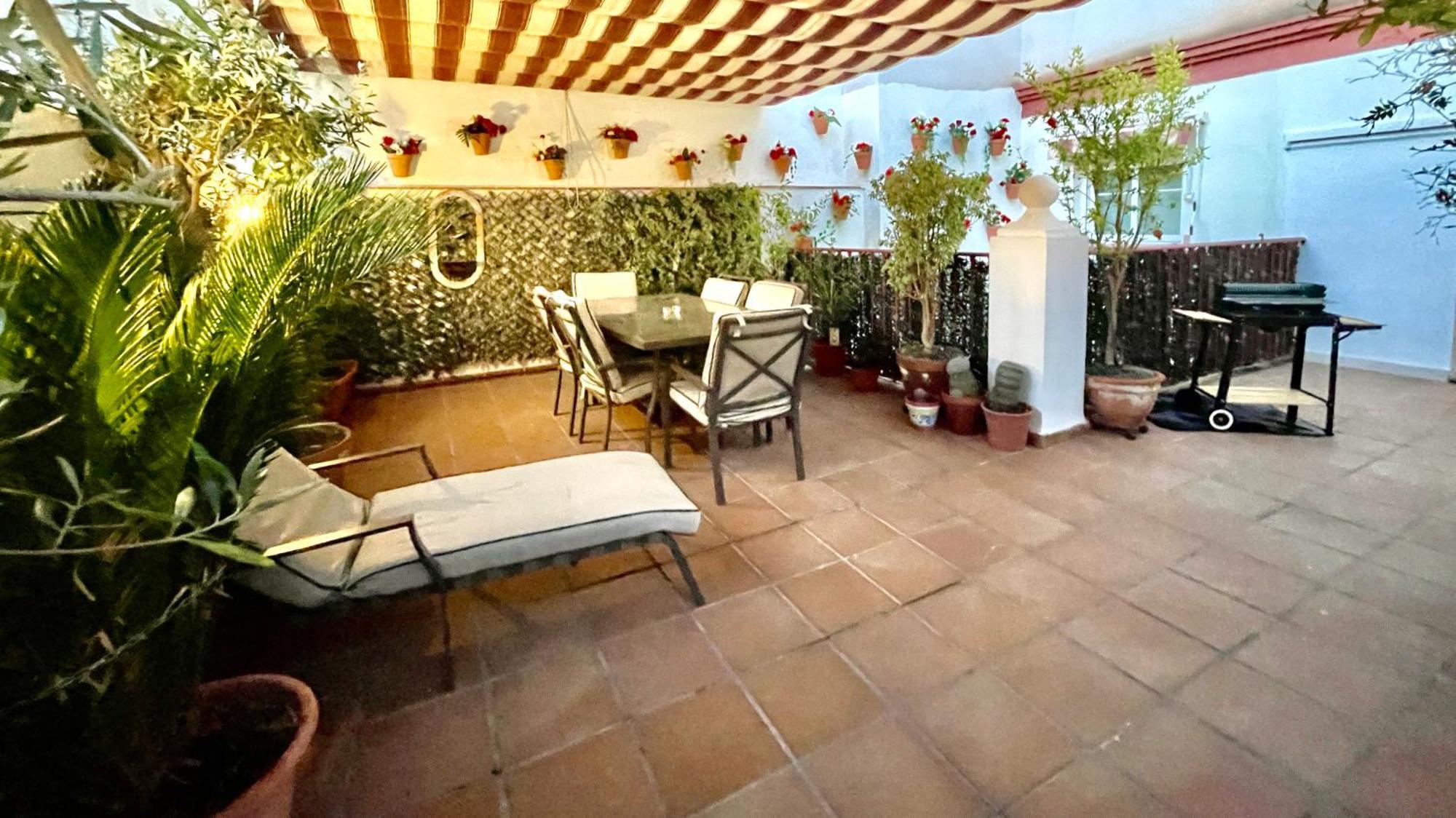 Maravilloso Apartamento Centrico De 70M2, Jardin Propio 40M2 Con Piscina Para Ninos Y Parking Opcional Málaga Dış mekan fotoğraf